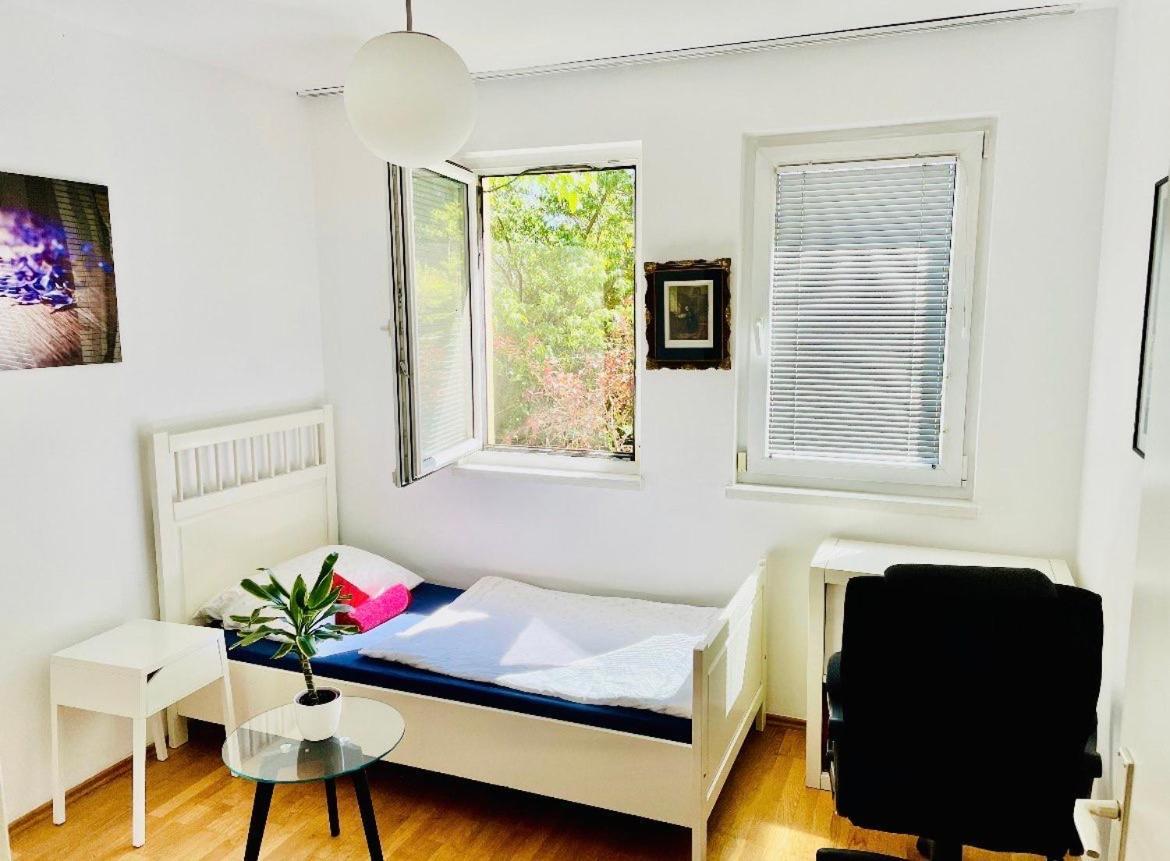 Das Zimmer Im Wiener Haus Bagian luar foto