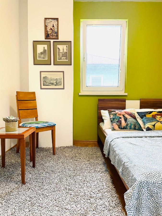Das Zimmer Im Wiener Haus Bagian luar foto