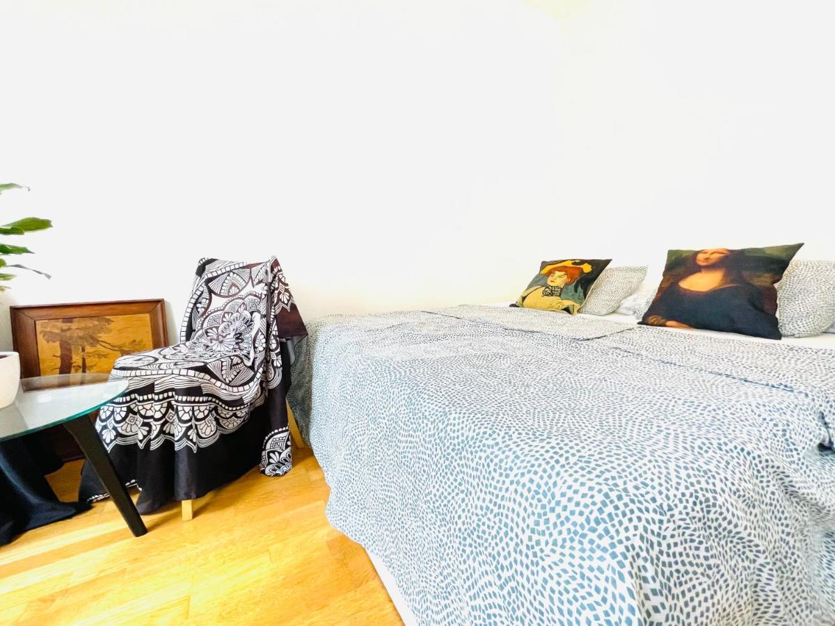 Das Zimmer Im Wiener Haus Bagian luar foto